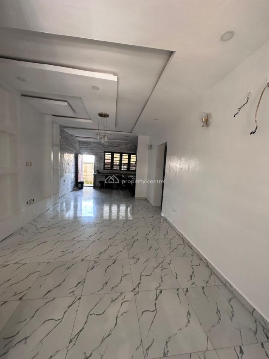 2 Bedroom Flat, Ologolo Lekki, Ologolo, Lekki, Lagos, Flat / Apartment for Rent