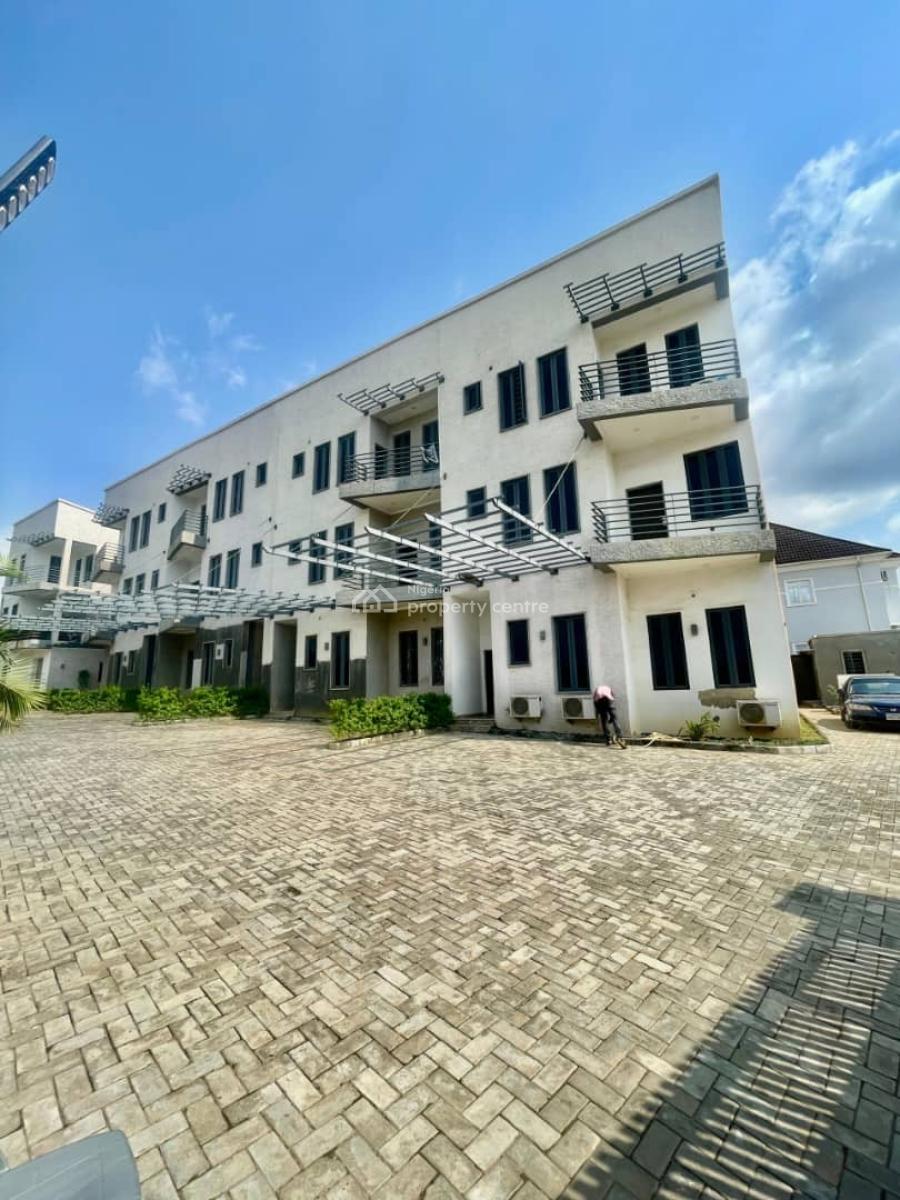 Distress: 5 Bedroom Terrace Duplex + Bq, Life Camp, Abuja, Terraced Duplex for Sale