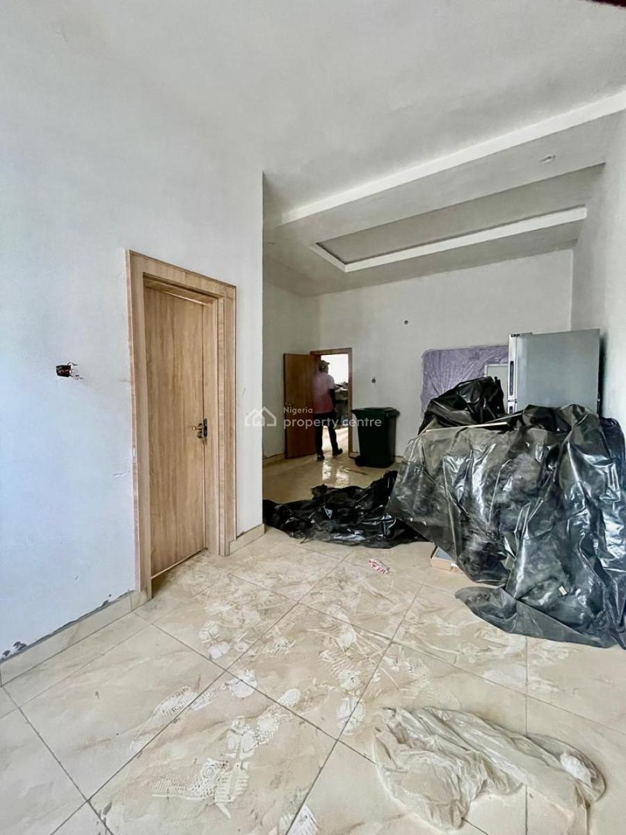 Distress: 5 Bedroom Terrace Duplex + Bq, Life Camp, Abuja, Terraced Duplex for Sale