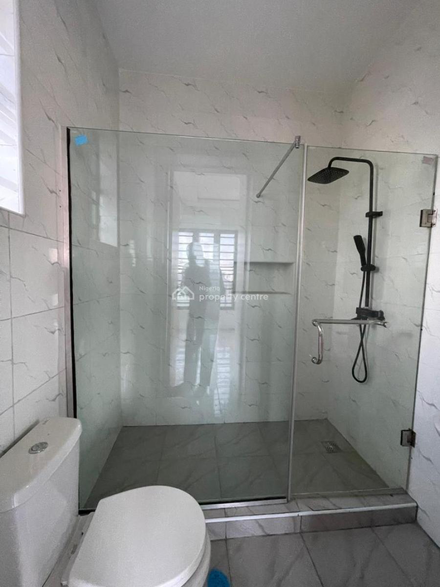 Serviced 2 Bedroom En-suite Flat, Before Chevron Drive 2nd Toll Gate, Ologolo, Lekki, Lagos, Flat / Apartment for Rent