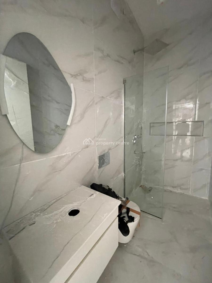 Luxurious Apartment with a Rooftop Pool, Lekki Phase 1, Lekki, Lagos, Flat / Apartment for Sale