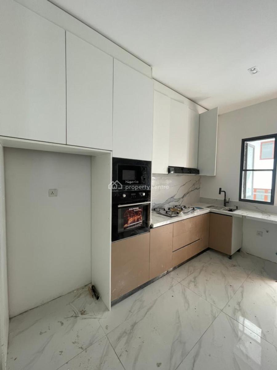 Luxurious Apartment with a Rooftop Pool, Lekki Phase 1, Lekki, Lagos, Flat / Apartment for Sale