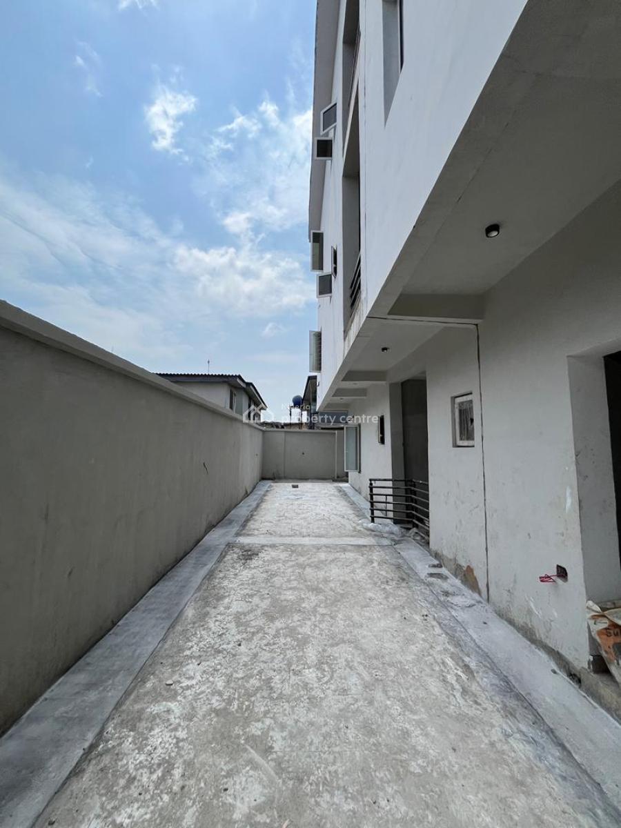 Exclusive 2 Bedroom Apartment in a Gated Neighborhood., Gbagada, Lagos, Flat / Apartment for Sale