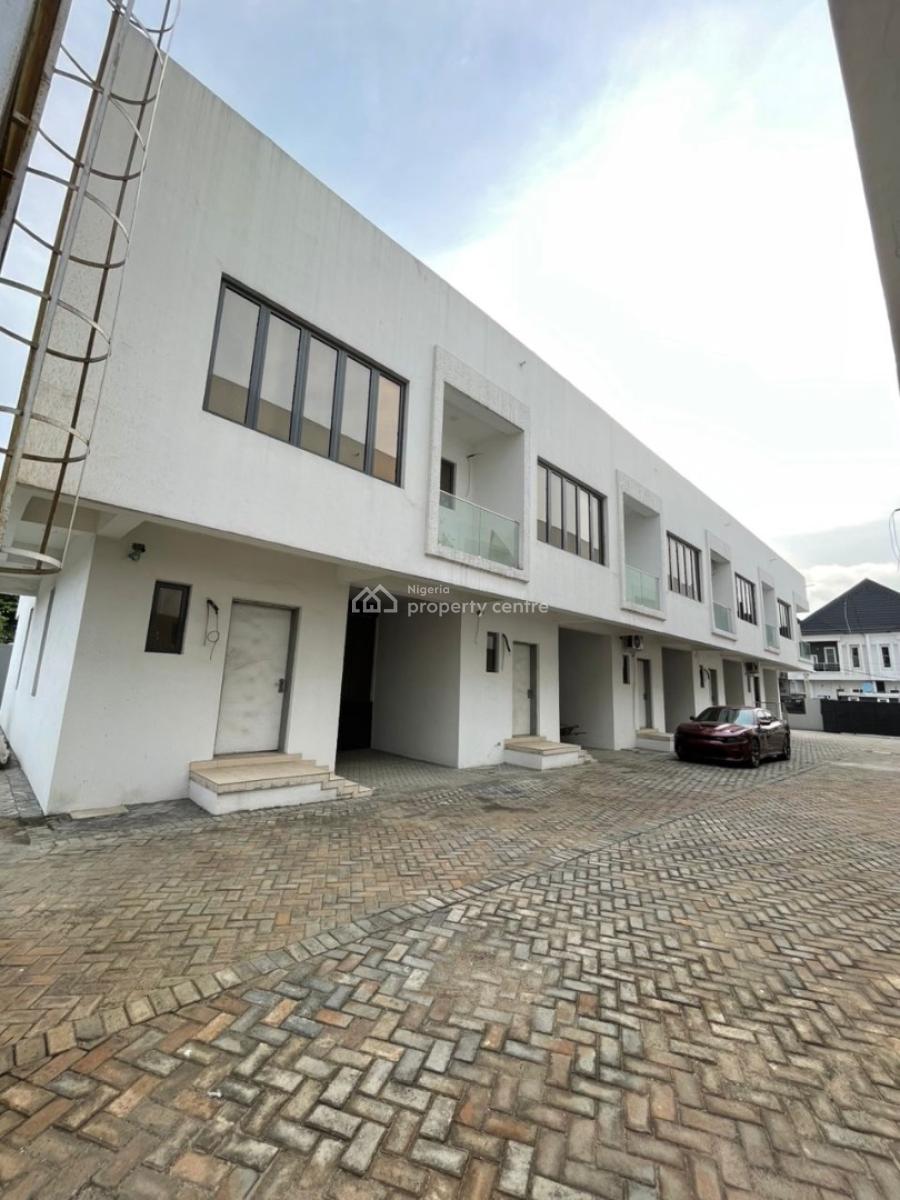 Spacious 3 Bedroom Terrace with Bq, Chevron Lekki, Lekki Phase 1, Lekki, Lagos, Terraced Duplex for Sale