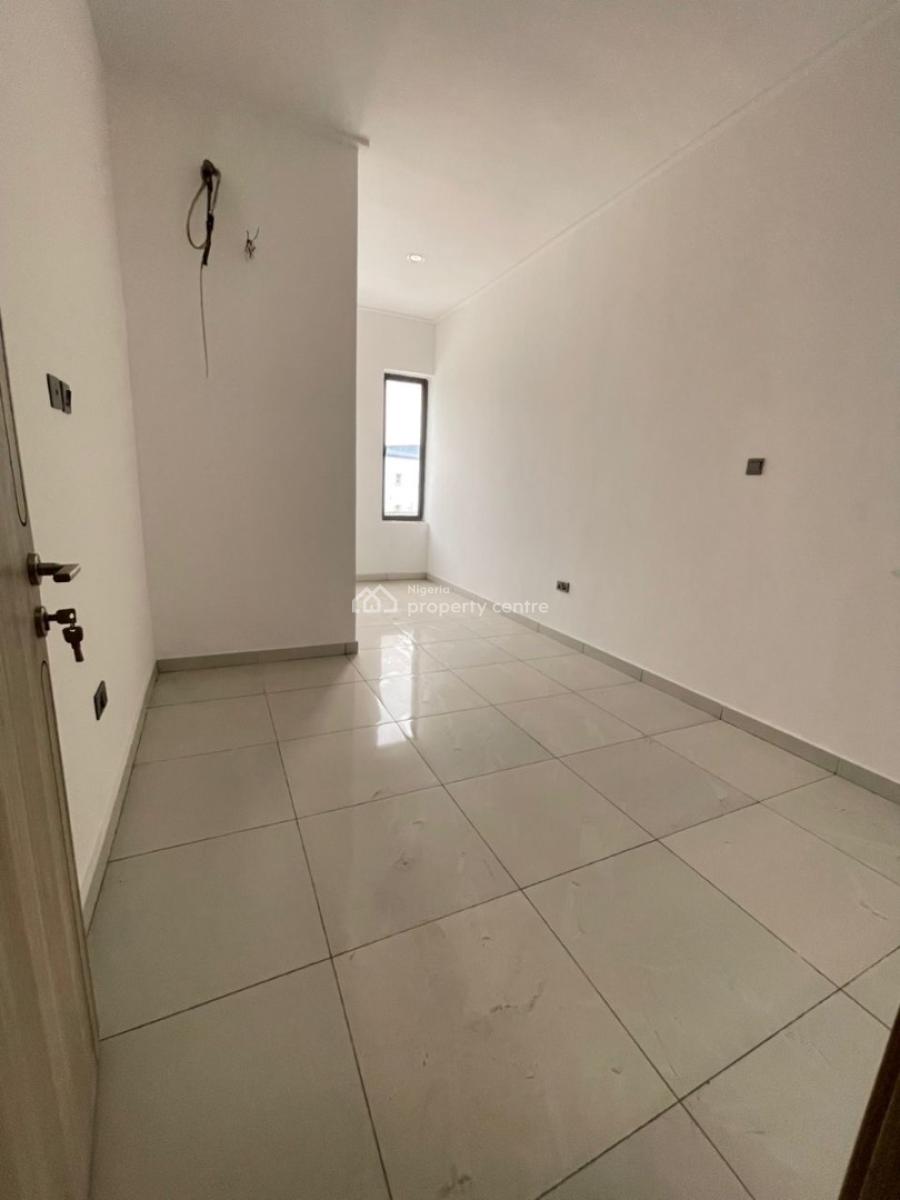 Spacious 3 Bedroom Terrace with Bq, Chevron Lekki, Lekki Phase 1, Lekki, Lagos, Terraced Duplex for Sale
