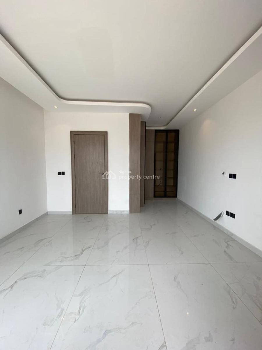 Exquisite 2bedroom Apartment with an Elevator,bq,pool, Lekki Phase 1, Lekki, Lagos, Flat / Apartment for Sale