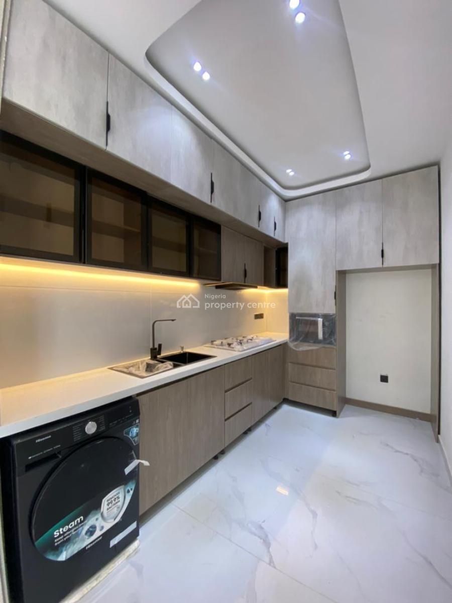 Exquisite 2bedroom Apartment with an Elevator,bq,pool, Lekki Phase 1, Lekki, Lagos, Flat / Apartment for Sale