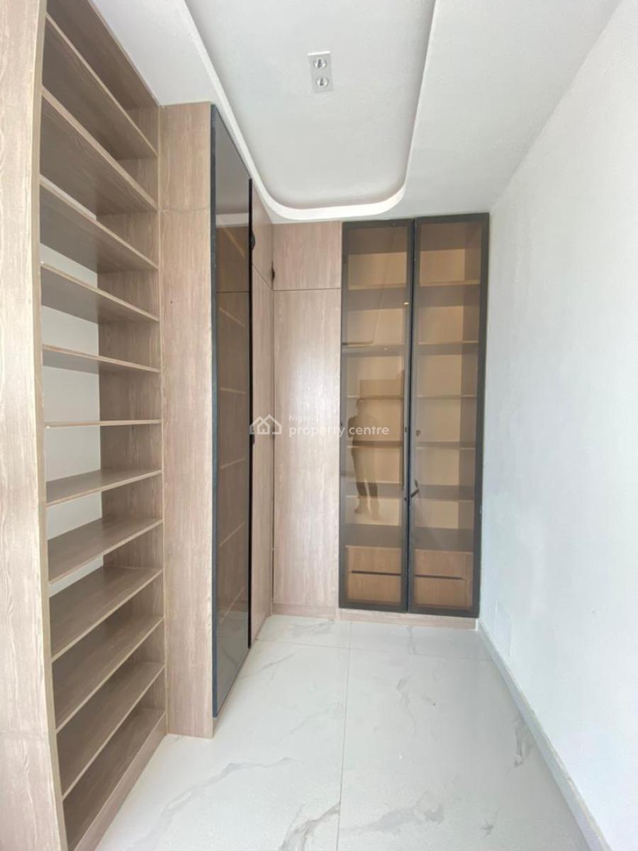 Exquisite 2bedroom Apartment with an Elevator,bq,pool, Lekki Phase 1, Lekki, Lagos, Flat / Apartment for Sale