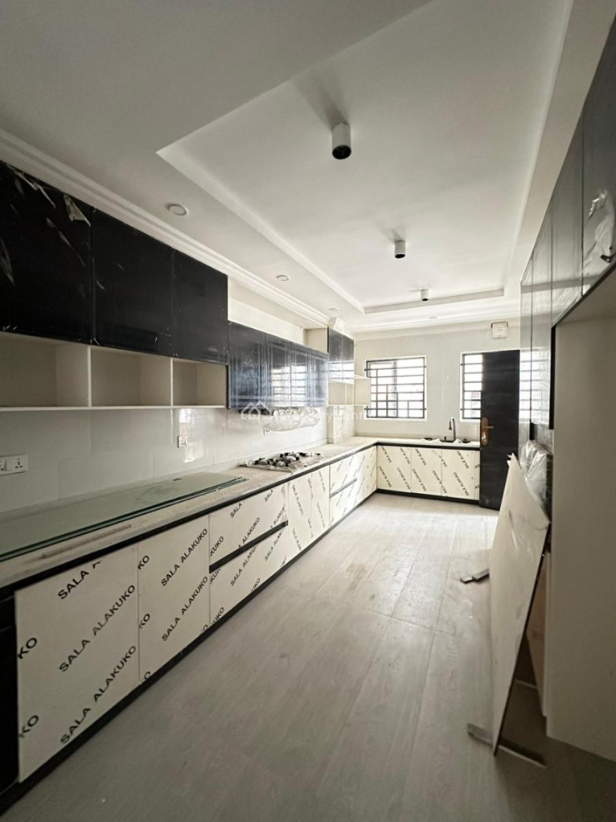 Spaciously Built 4 Bedroom Apartment with an Elevator and Cinema, Lekki Phase One, Lekki, Lagos, Block of Flats for Sale