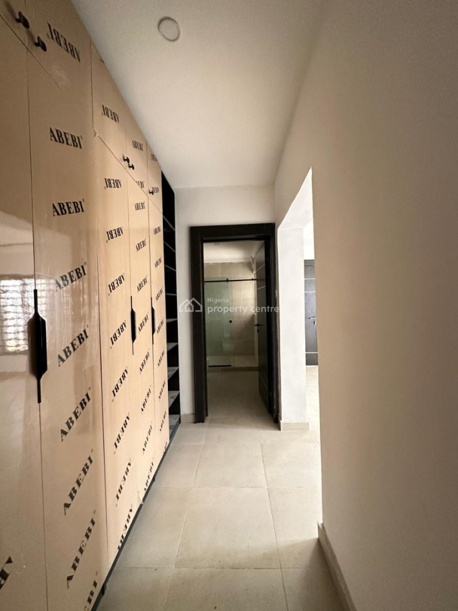 Spaciously Built 4 Bedroom Apartment with an Elevator and Cinema, Lekki Phase One, Lekki, Lagos, Block of Flats for Sale