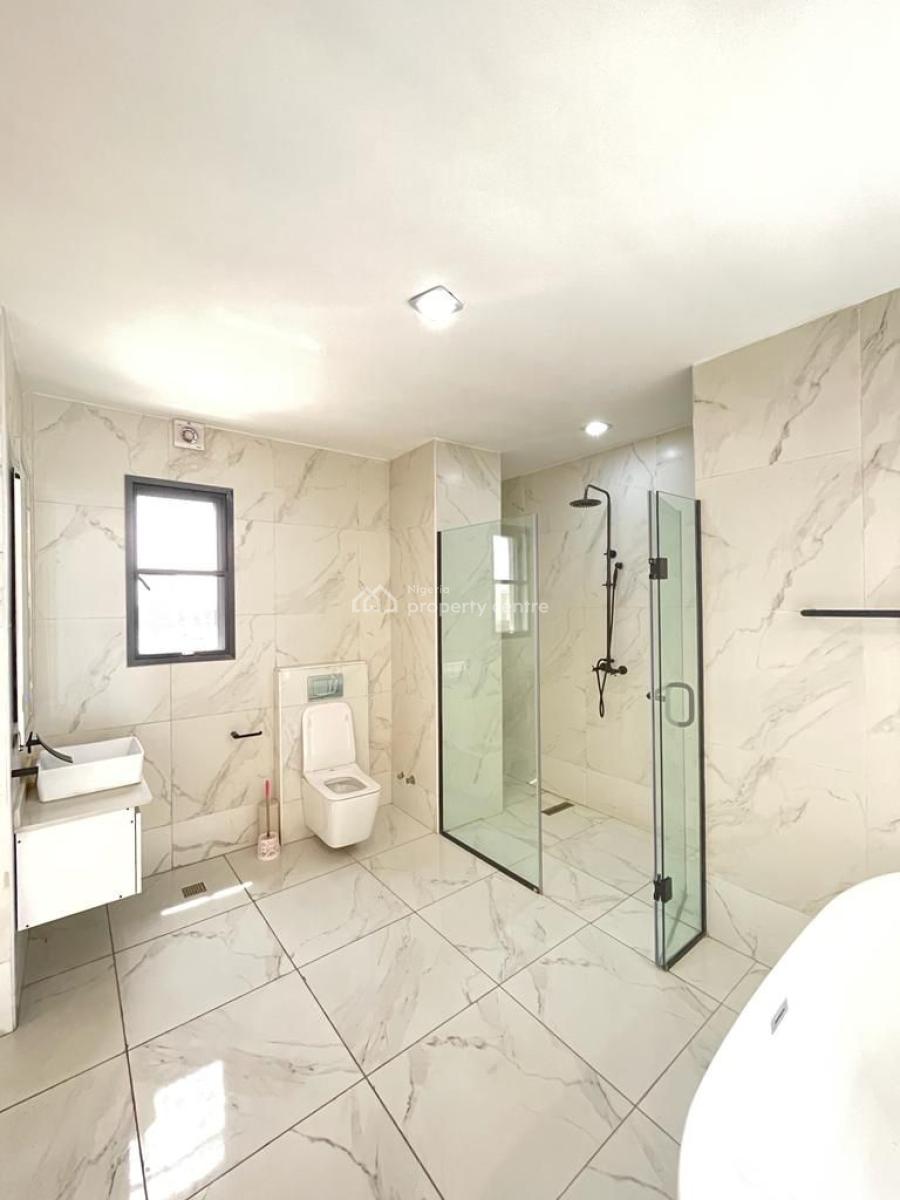 Luxurious 4 Bedroom Maisonette with Bq, Lekki Phase 1, Lekki, Lagos, Flat / Apartment for Rent