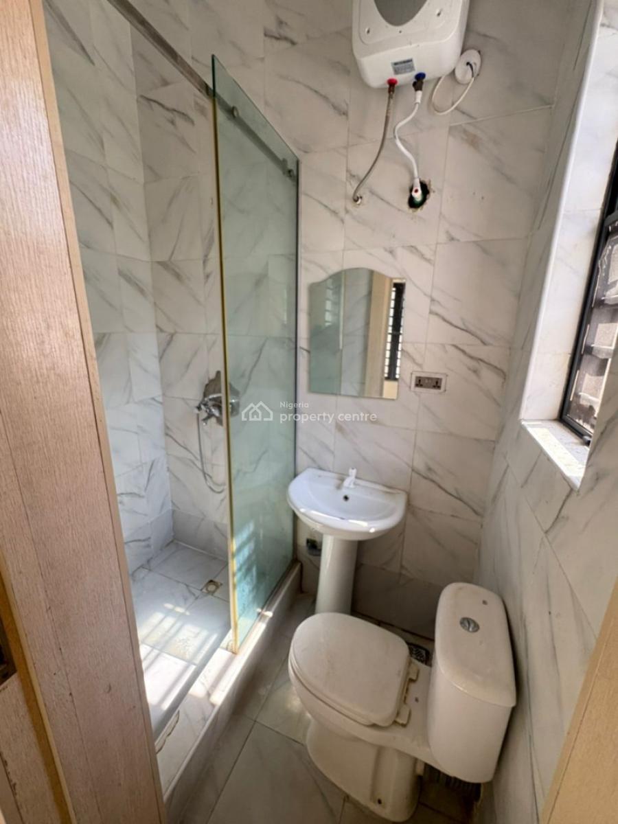 a Single Room in a Shared Apartment, Ikota Gra Lekki Lagos, Ikota, Lekki, Lagos, Flat / Apartment for Rent