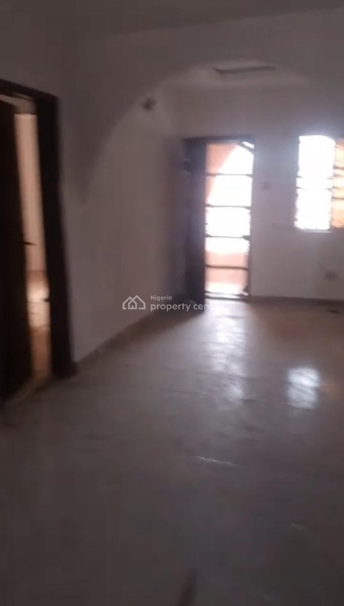 Renovated Spacious 3bedroom Flat in a Calm Neighbourhood(upstairs ), Off Alapere Estate Road Alapere Ketu, Accesible to Anywhere, Alapere, Ketu, Lagos, Flat / Apartment for Rent