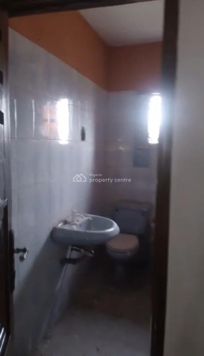 Renovated Spacious 3bedroom Flat in a Calm Neighbourhood(upstairs ), Off Alapere Estate Road Alapere Ketu, Accesible to Anywhere, Alapere, Ketu, Lagos, Flat / Apartment for Rent