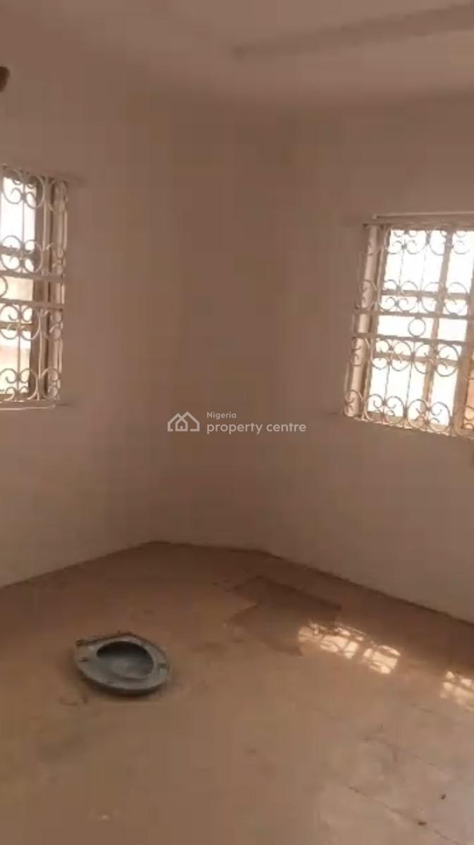 Renovated Spacious 3bedroom Flat in a Calm Neighbourhood(upstairs ), Off Alapere Estate Road Alapere Ketu, Accesible to Anywhere, Alapere, Ketu, Lagos, Flat / Apartment for Rent