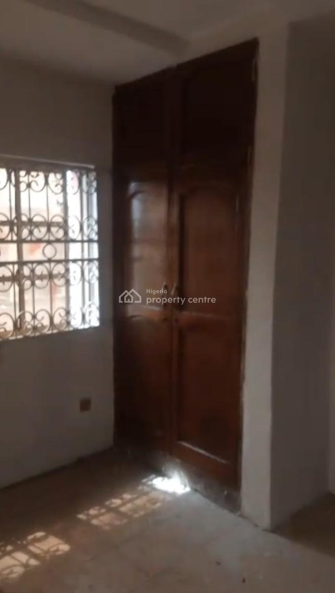 Renovated Spacious 3bedroom Flat in a Calm Neighbourhood(upstairs ), Off Alapere Estate Road Alapere Ketu, Accesible to Anywhere, Alapere, Ketu, Lagos, Flat / Apartment for Rent