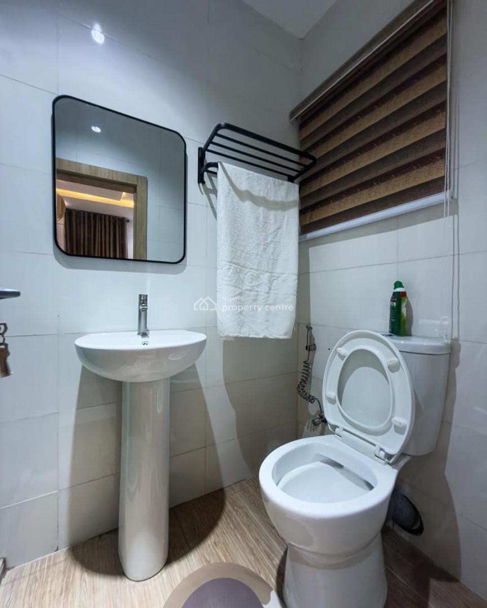 Luxurious and Beautiful 3 Bedroom Apartment, Surulere, Lagos, Flat / Apartment Short Let