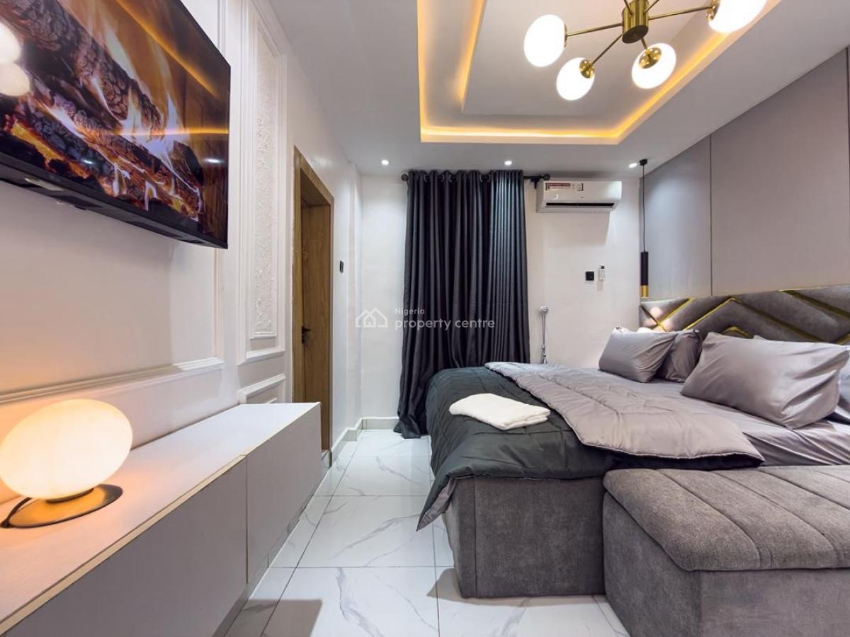 Luxurious and Beautiful 3 Bedroom Apartment, Surulere, Lagos, Flat / Apartment Short Let