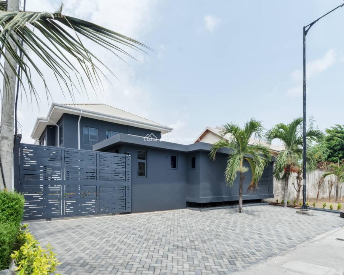 a Fully Furnished 4  Nos of One Bedrooms and a 2 Bedrooma, Lekki Phase 1, Lekki, Lagos, Hotel / Guest House for Rent