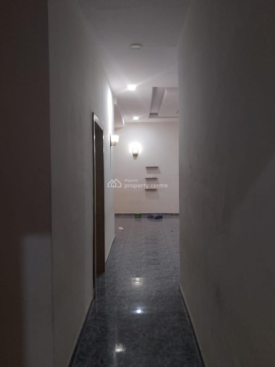 a Spacious 2 Bedroom Apartment, Mobil Road Ilaje, Lekki, Lagos, Flat / Apartment for Rent