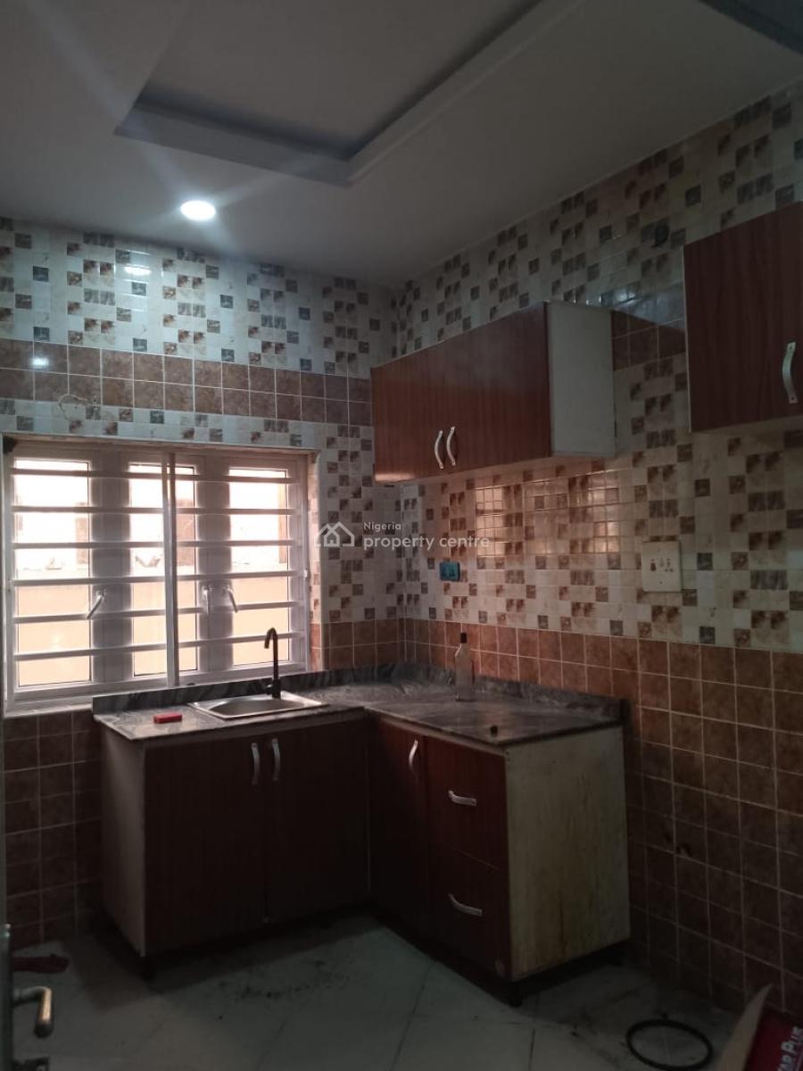 a Spacious 2 Bedroom Apartment, Mobil Road Ilaje, Lekki, Lagos, Flat / Apartment for Rent