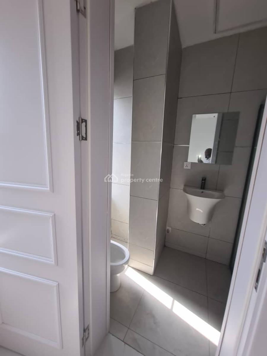 a Brand New 2 Bedroom  Apartment, Jakande, Lekki, Lagos, Flat / Apartment for Sale