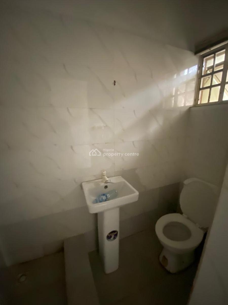 a Standard Room Self Contained, Off Admiralty Lekki, Lekki Phase 1, Lekki, Lagos, Self Contain (single Rooms) for Rent