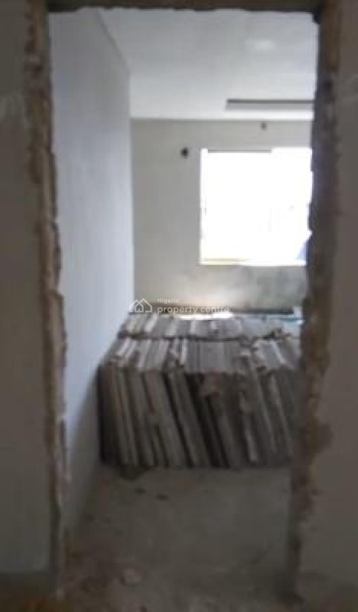 Distress 3 Bedrooms Semi Finished Bedrooms Flat Serviced Apartment, Horizon 2 Estate Meadow Hall Road, Ikate, Lekki, Lagos, Flat / Apartment for Sale