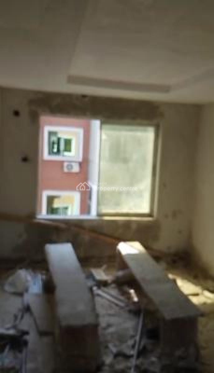Distress 3 Bedrooms Semi Finished Bedrooms Flat Serviced Apartment, Horizon 2 Estate Meadow Hall Road, Ikate, Lekki, Lagos, Flat / Apartment for Sale