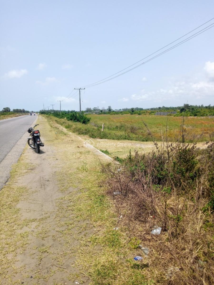 Over 500 Acres of Solid Dry Land, Badagry-seme Expressway, Badagry, Lagos, Mixed-use Land for Sale
