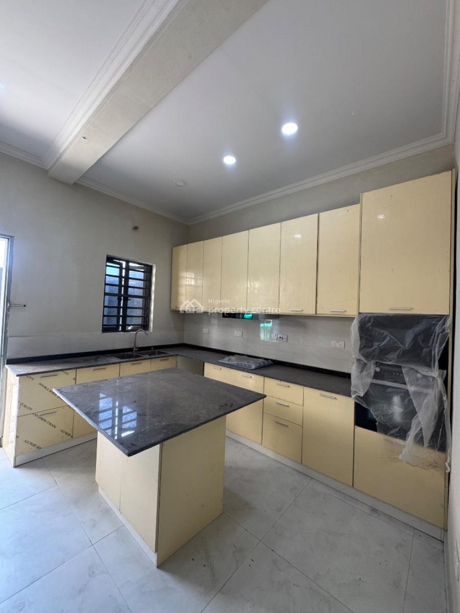 Spacious Two (2) Bedroom Apartment, Ikate, Lekki, Lagos, Flat / Apartment for Sale