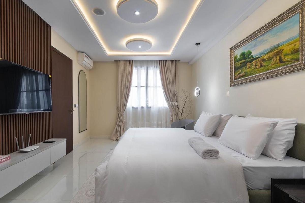 Beautiful Three Bedroom Apartment with Luxury Finishes, Victoria Island (vi), Lagos, Flat / Apartment Short Let