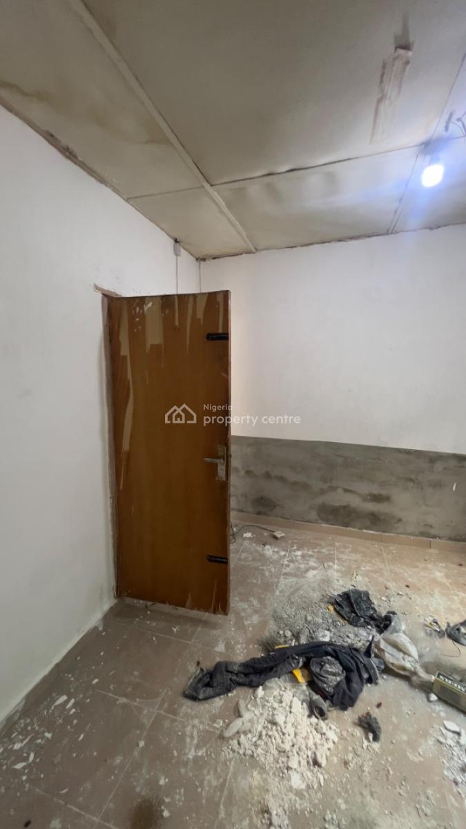 One Bedroom Flat (mini-flat), Ige-avenue, Bariga Shomolu/ Gbagada Phase 2 Lagos., Gbagada Phase 2, Gbagada, Lagos, Mini Flat (room and Parlour) for Rent