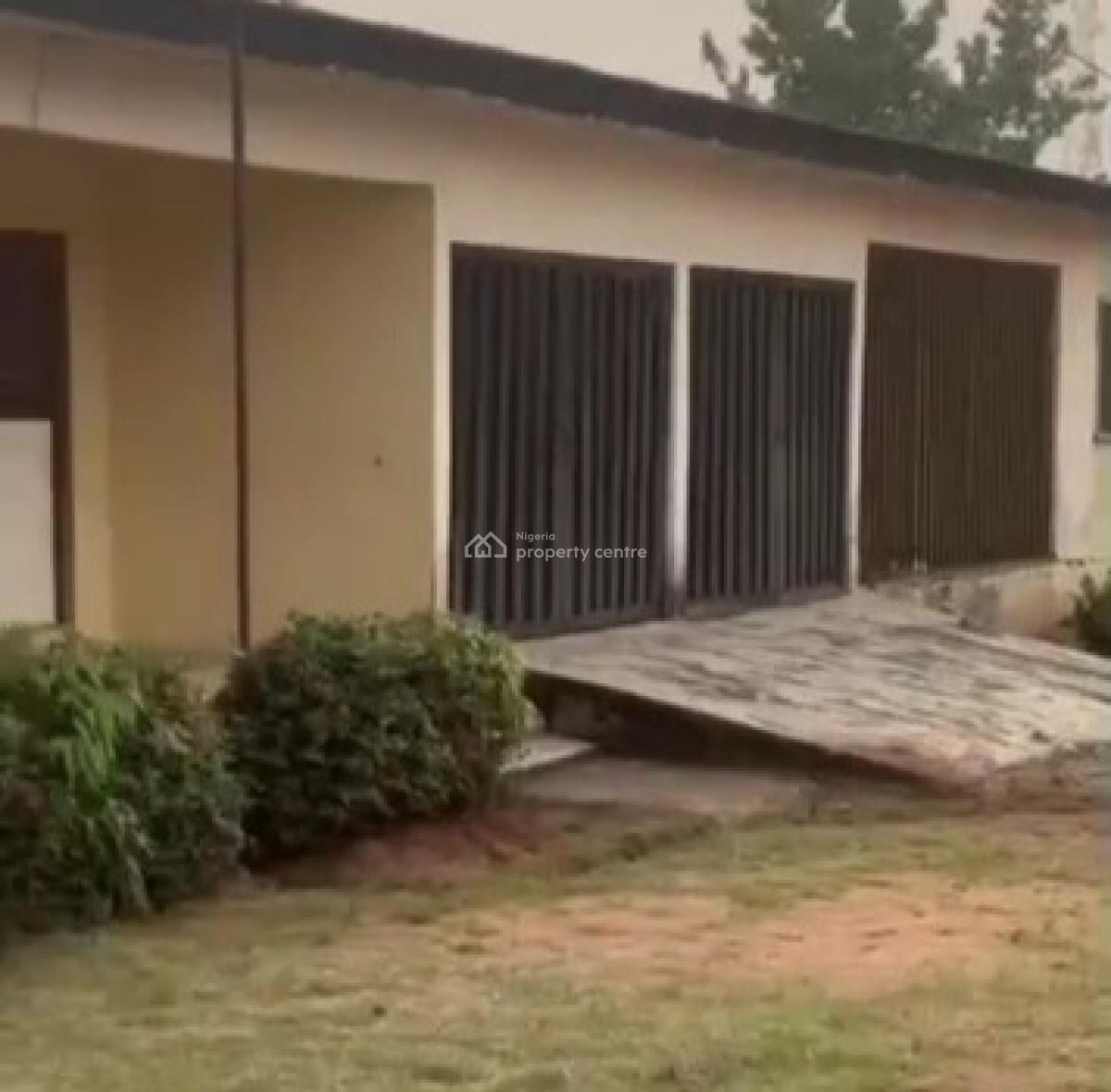 3flats of 3bedroom Flat, 2flats of 2bedroom Flat & Bq 200ft By 200ft, Gapiona Road, Off Airport Road, Okundia By Second Ugbor Road, Benin, Oredo, Edo, Block of Flats for Sale