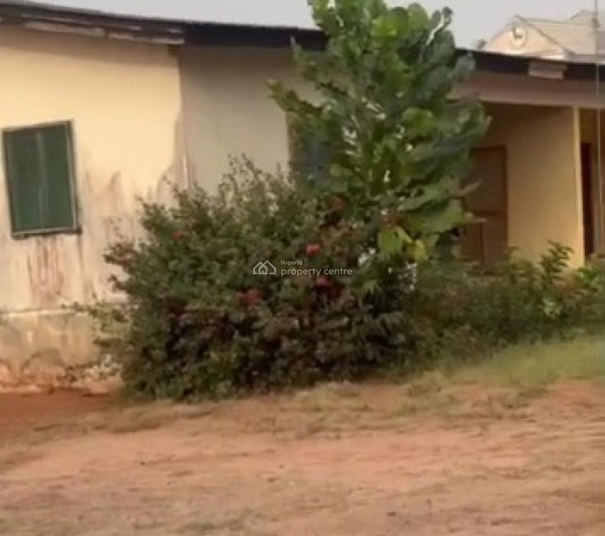 3flats of 3bedroom Flat, 2flats of 2bedroom Flat & Bq 200ft By 200ft, Gapiona Road, Off Airport Road, Okundia By Second Ugbor Road, Benin, Oredo, Edo, Block of Flats for Sale