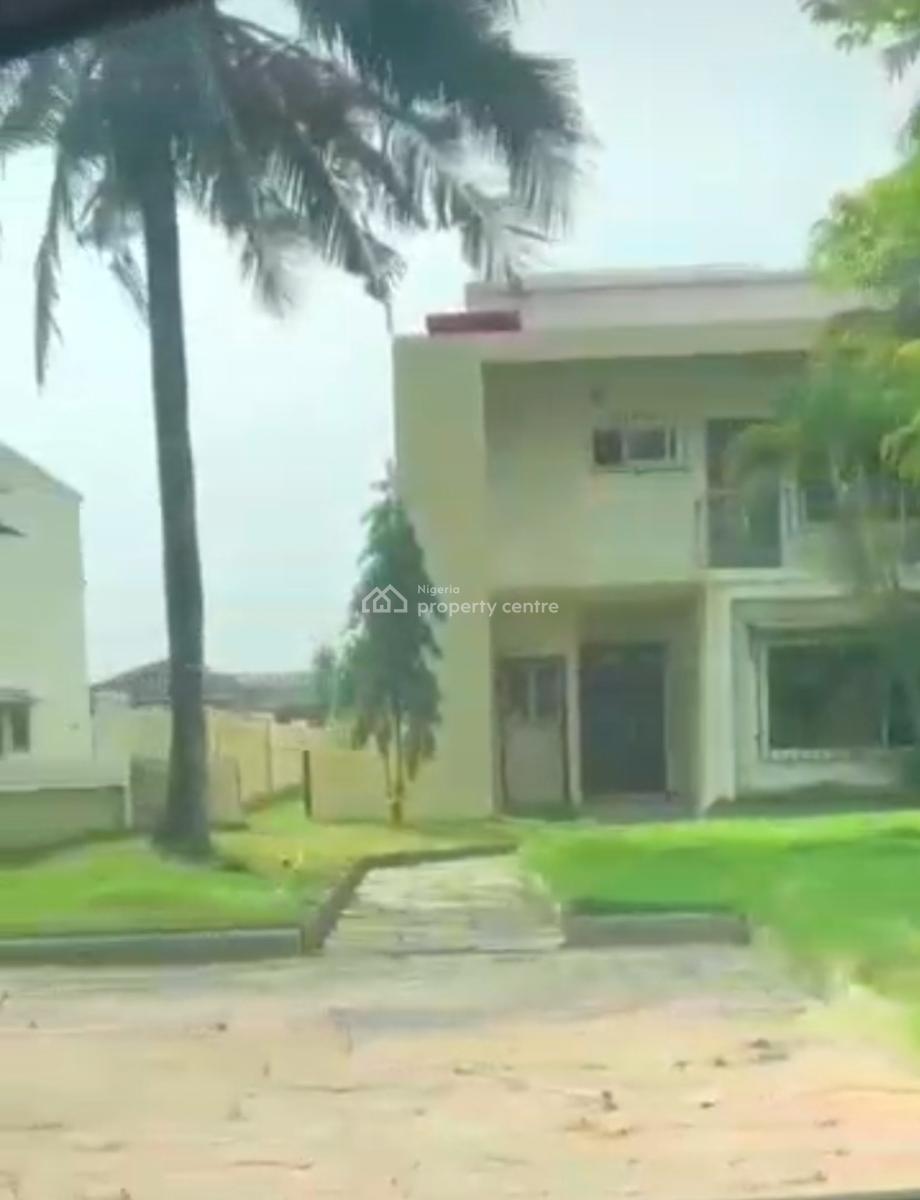 on 45,600 Sqm Land 70 Units of Properties@ Ikate Lekki. 20 Detached 4b, *offtaker Deal –estate, Ikate Lekki*  Location: Ikate Le, Ikate, Lekki, Lagos, Detached Duplex for Sale