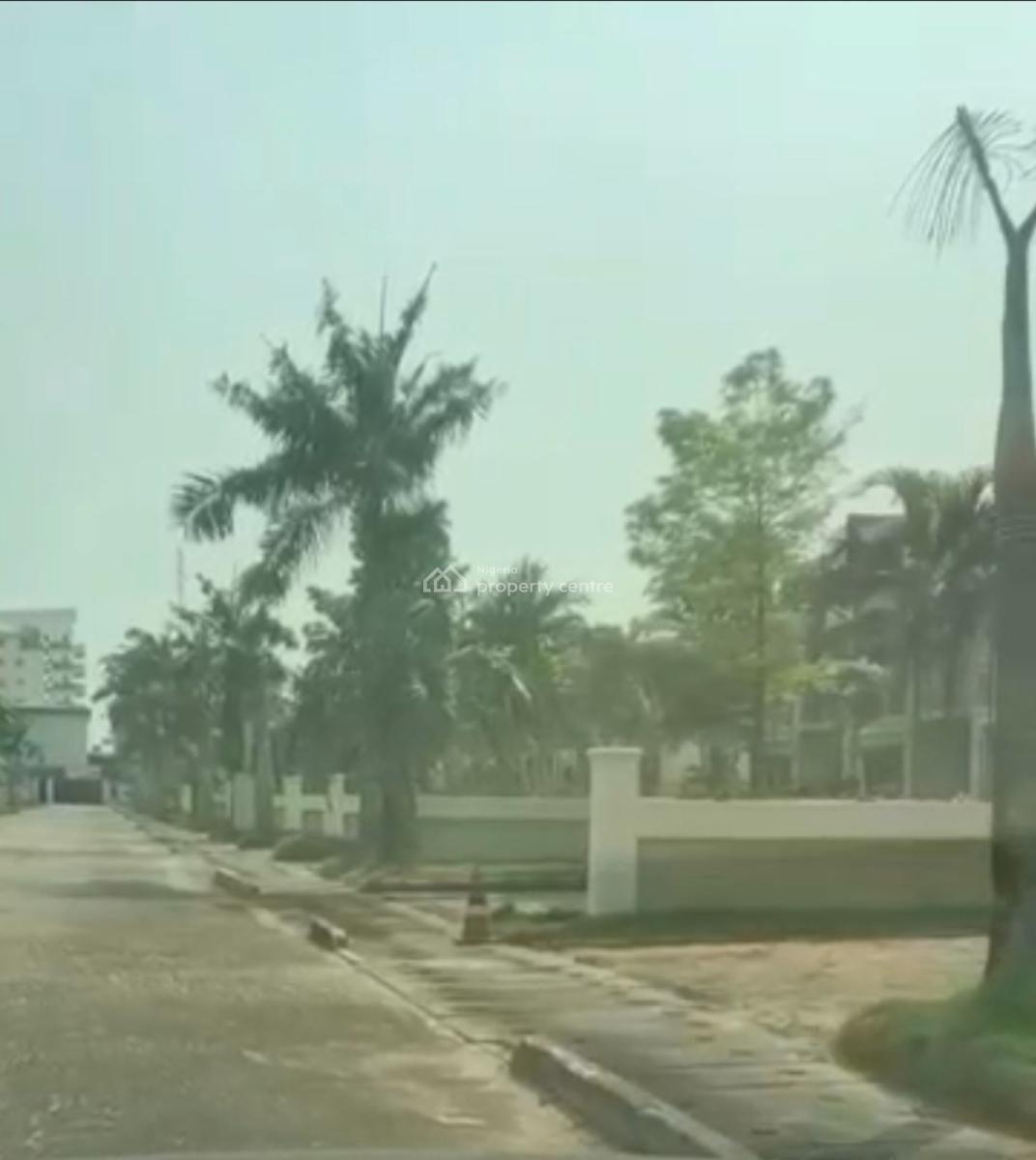 on 45,600 Sqm Land 70 Units of Properties@ Ikate Lekki. 20 Detached 4b, *offtaker Deal –estate, Ikate Lekki*  Location: Ikate Le, Ikate, Lekki, Lagos, Detached Duplex for Sale