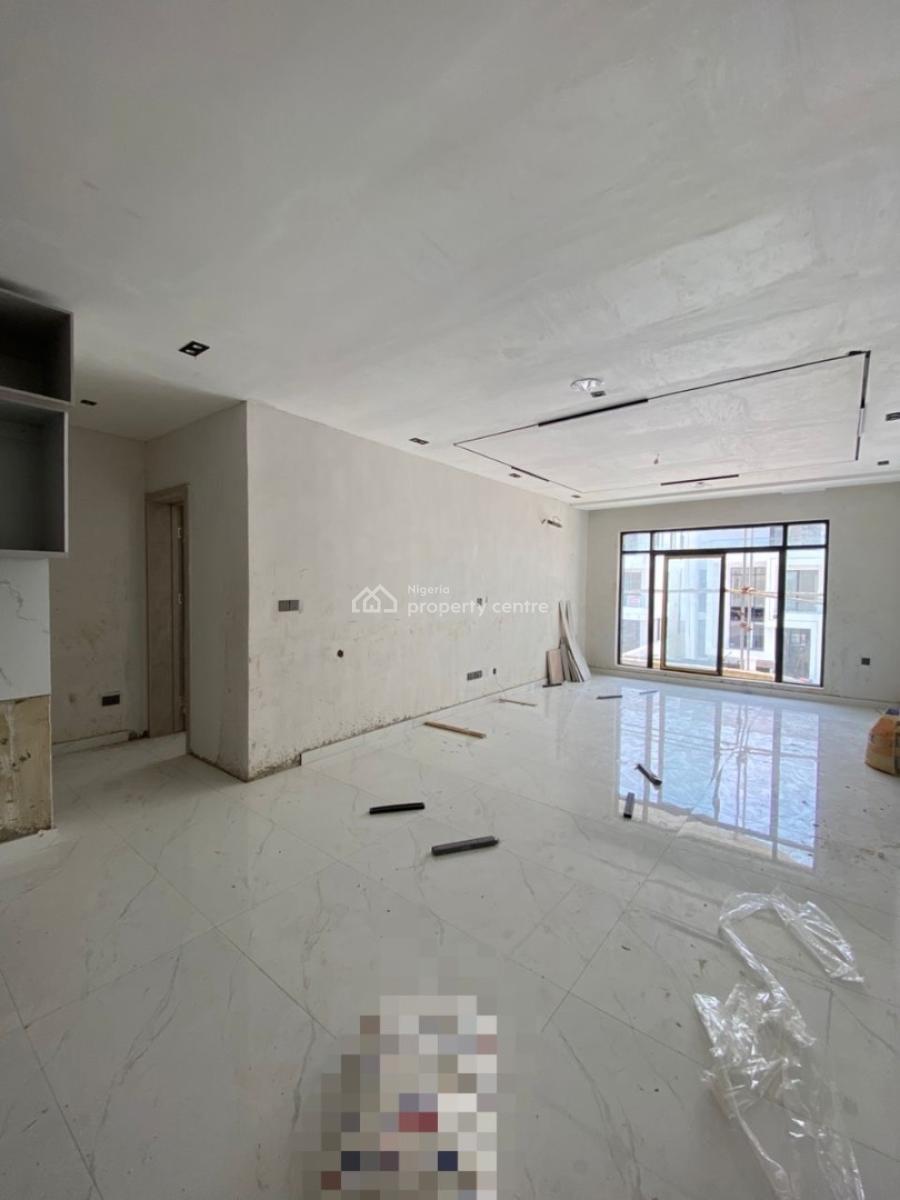 Steal Deal!!!!  3-bedroom Apartment with Elevator, Lekki Phase 1, Lekki, Lagos, Flat / Apartment for Sale