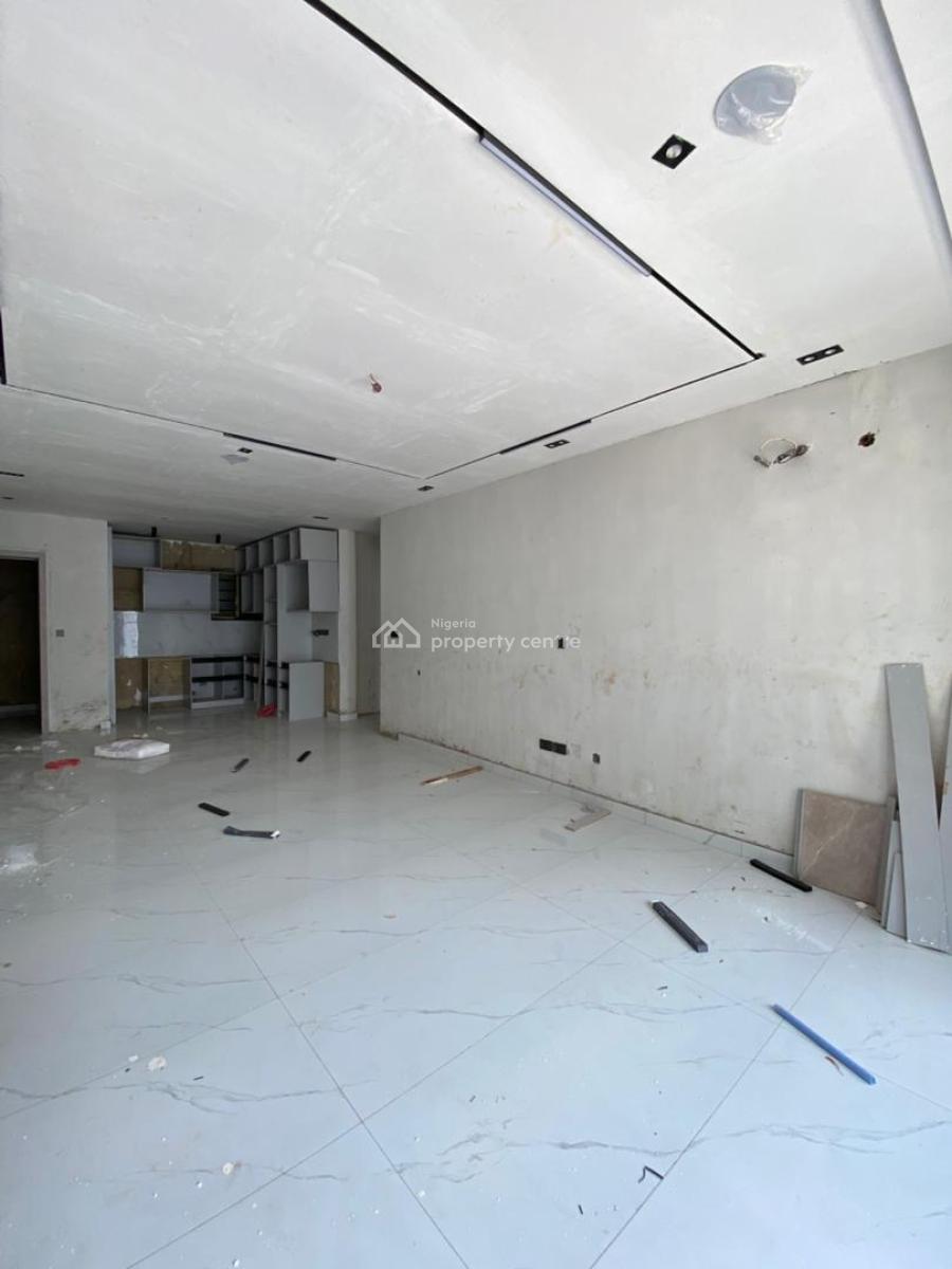 Steal Deal!!!!  3-bedroom Apartment with Elevator, Lekki Phase 1, Lekki, Lagos, Flat / Apartment for Sale