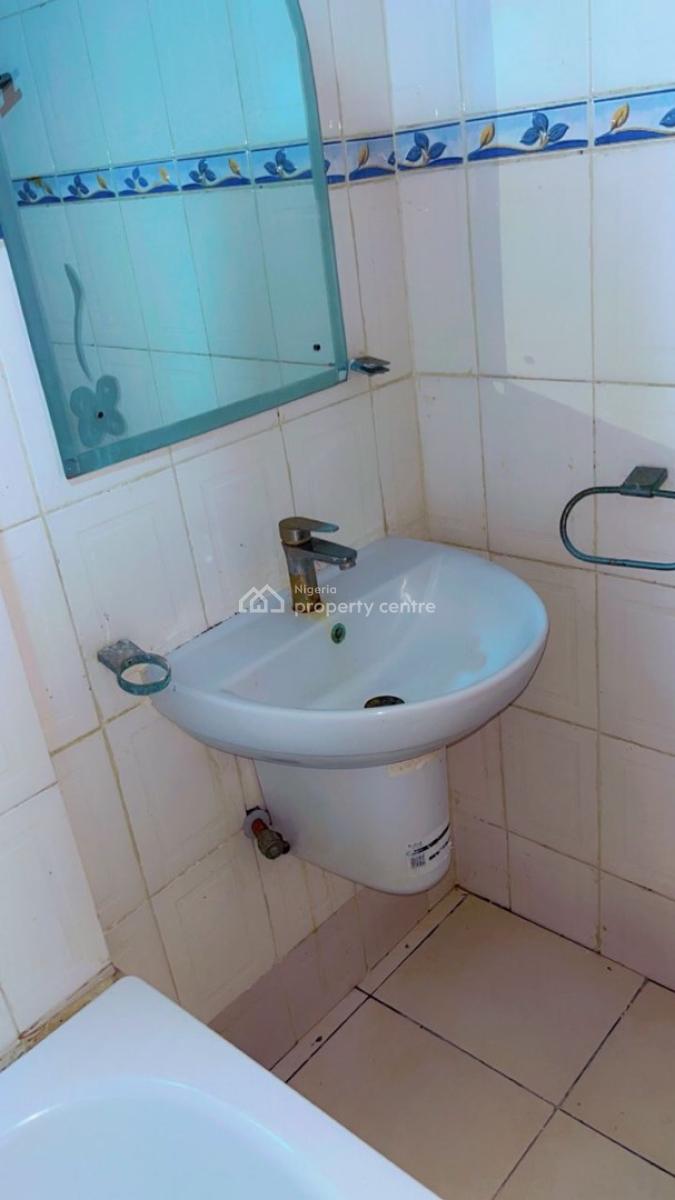 2 Units of Ensuite Spacious Room Upstairs & Downstairs  Available, Idado & Chevron, Idado, Lekki, Lagos, Self Contain (single Rooms) for Rent