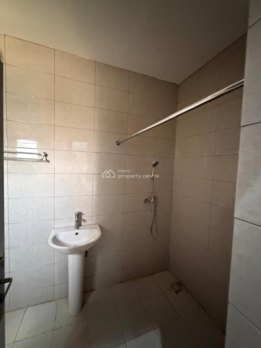 Standard 3 Bedroom Apartment, Guzape District, Abuja, Flat / Apartment for Rent