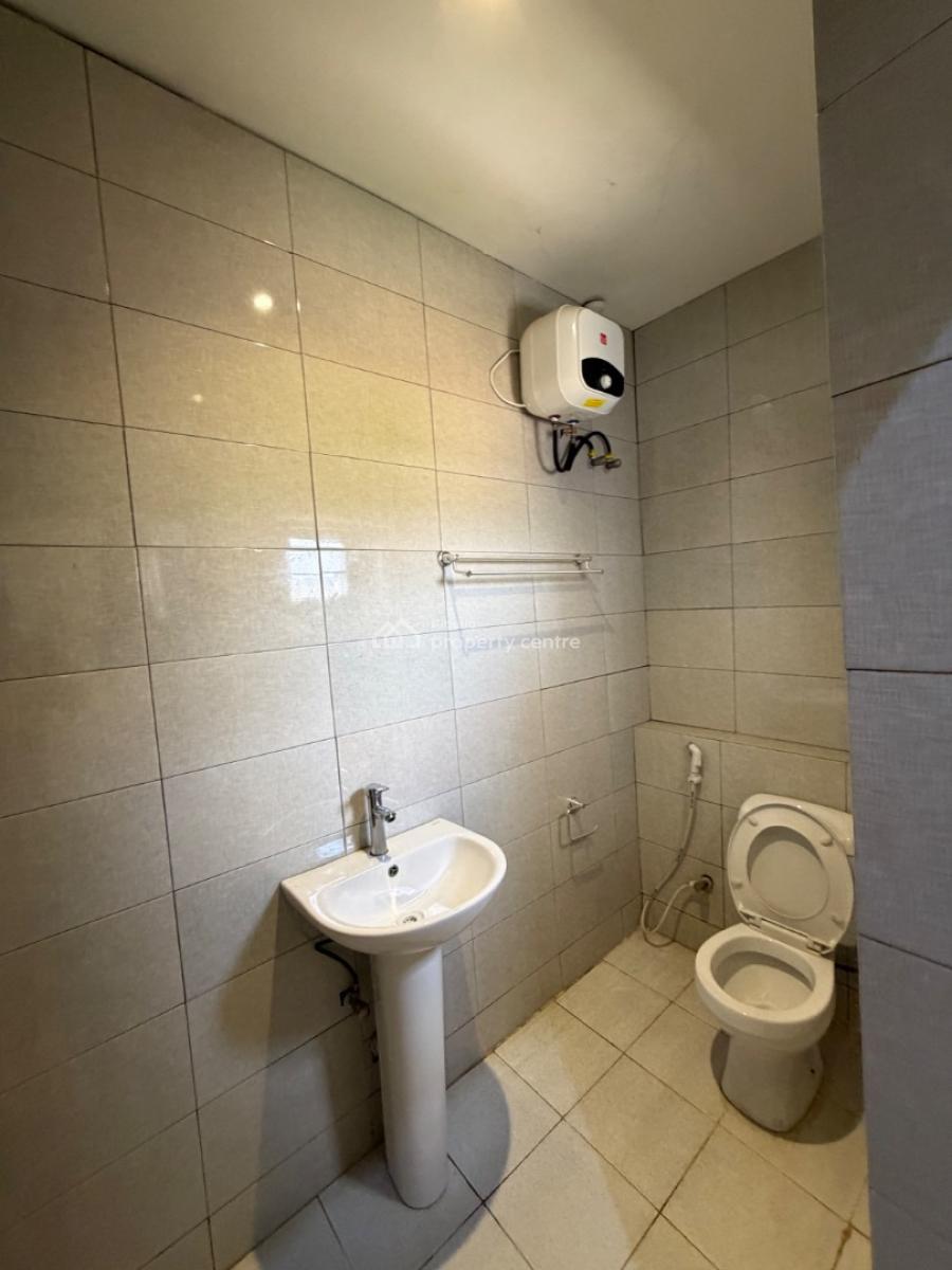 Standard 3 Bedroom Apartment with Bq, Guzape District, Abuja, Flat / Apartment for Rent