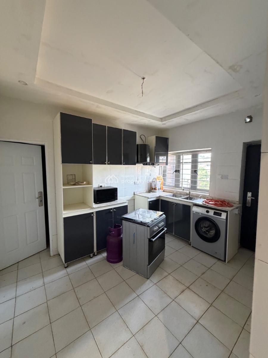 Standard 3 Bedroom Apartment with Bq, Guzape District, Abuja, Flat / Apartment for Rent