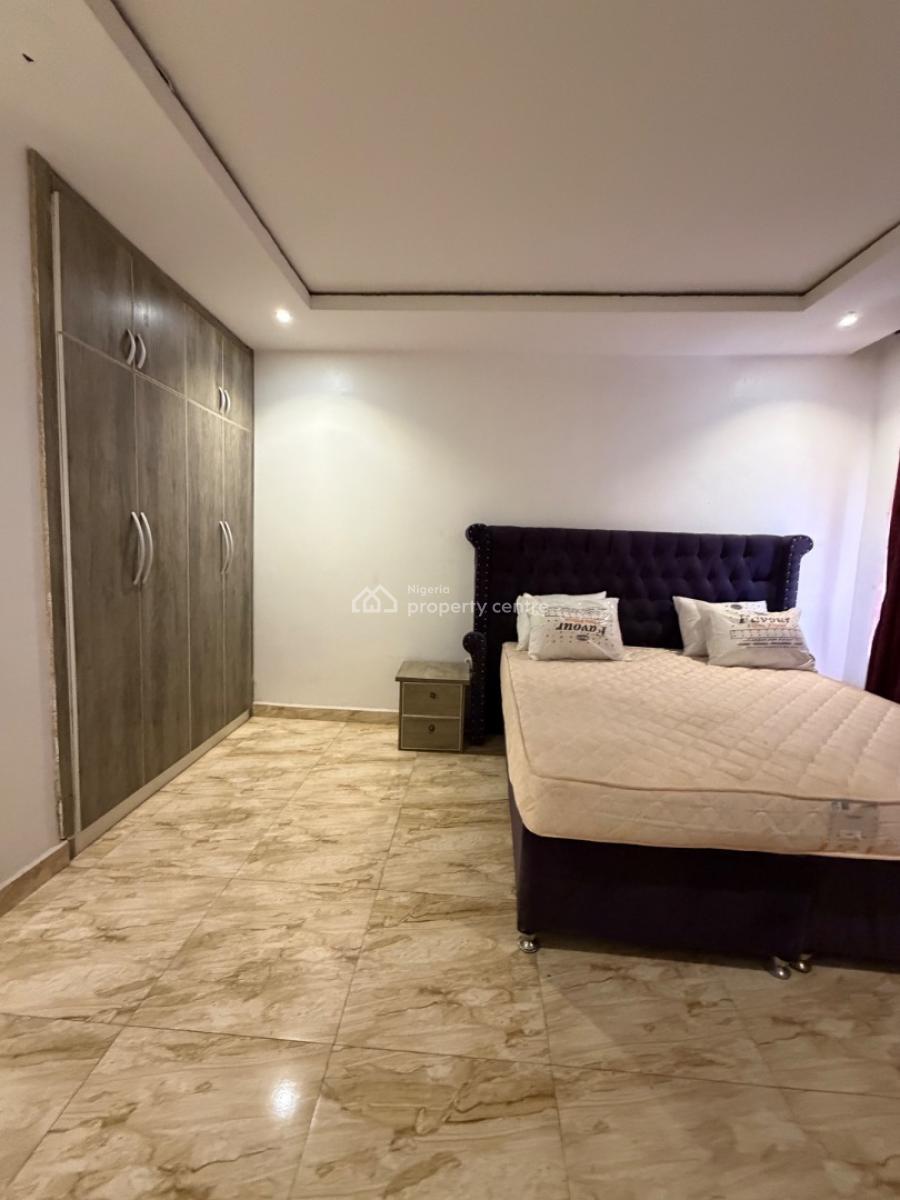 Standard 3 Bedroom Apartment with Bq, Guzape District, Abuja, Flat / Apartment for Rent
