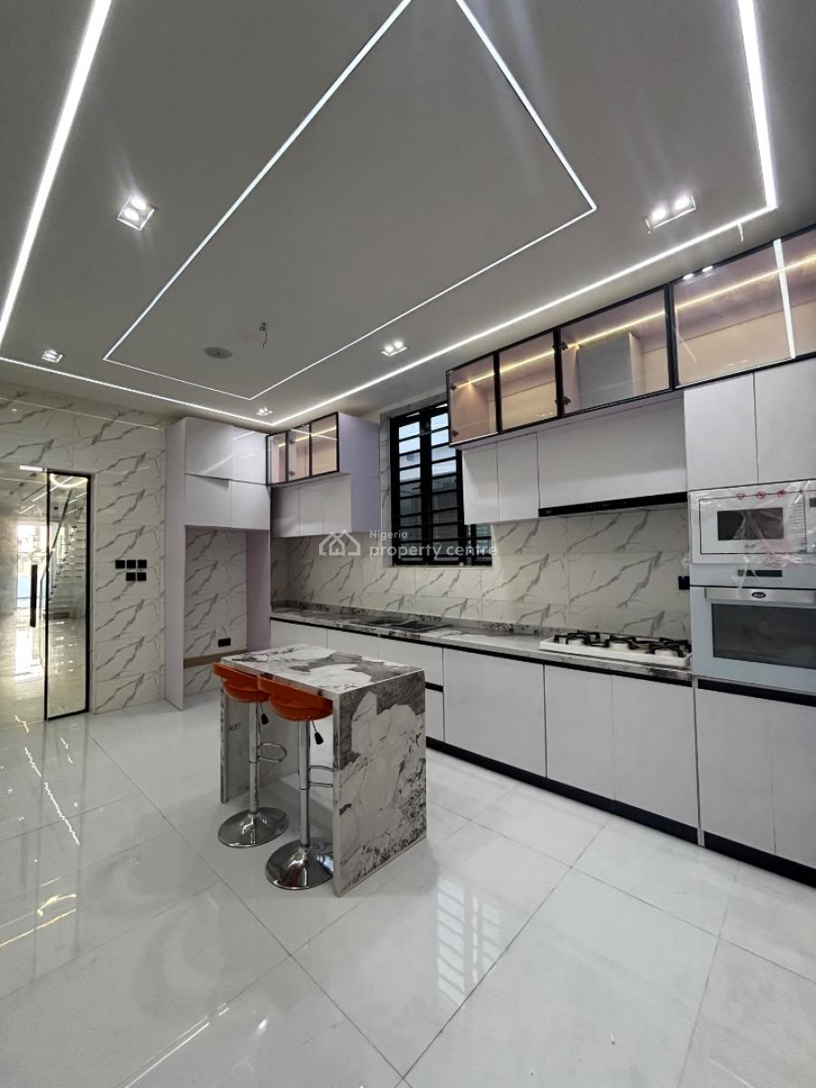5 Bedroom Luxury Home with a Swimming Pool, 2nd Lekki Toll Gate, Lekki, Lagos, Detached Duplex for Sale