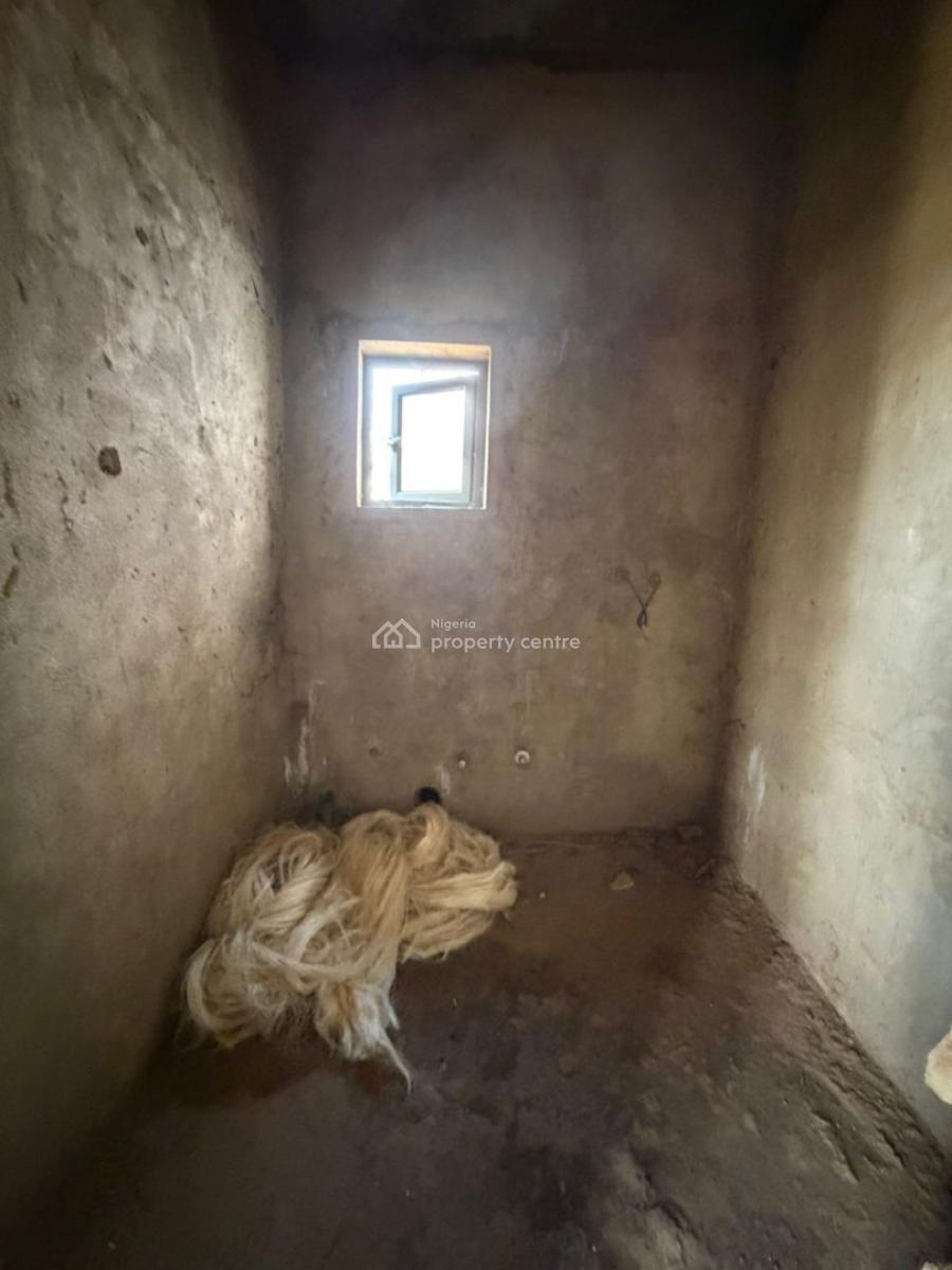 Elegant 3 Bedrooms Apartment, Lugbe District, Abuja, Flat / Apartment for Sale