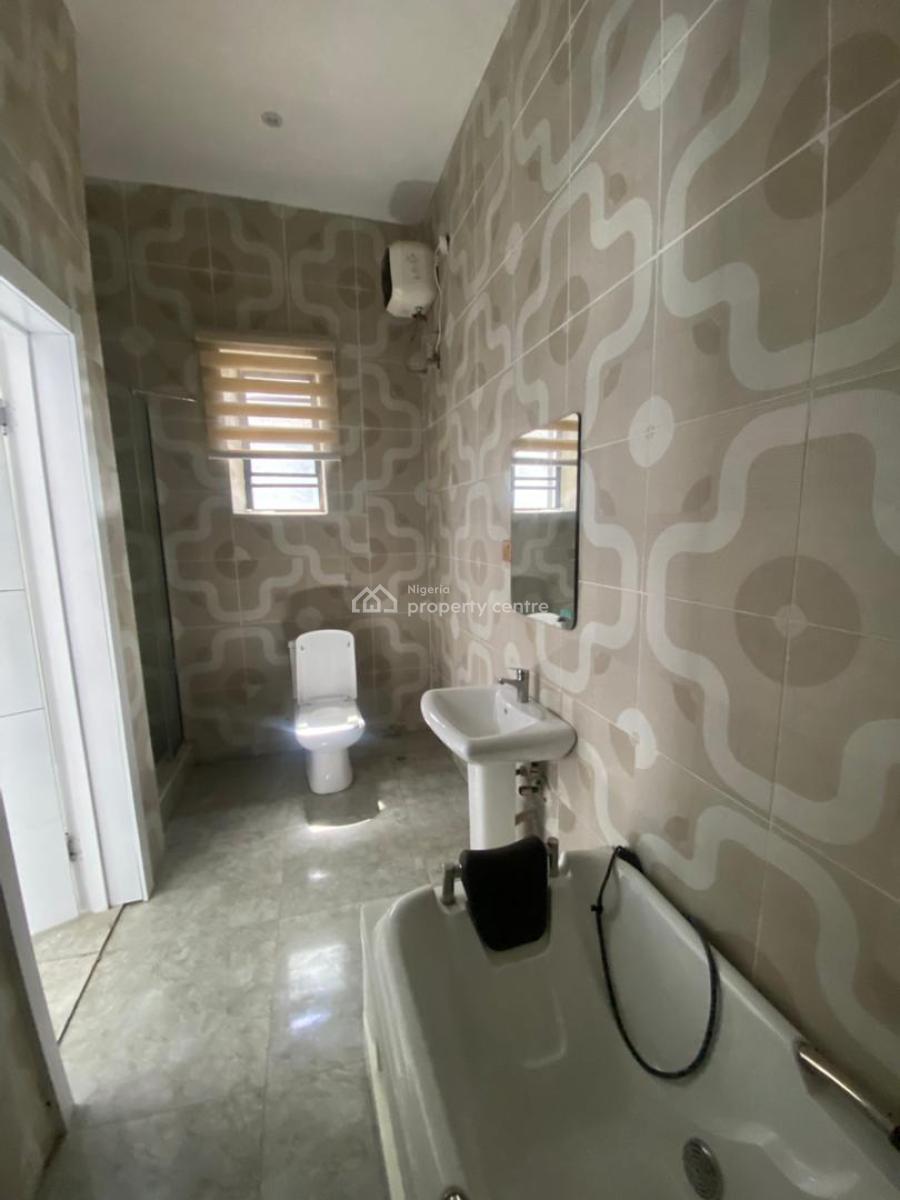 Masters Bedroom Sharing Kitchen Only, Orchid Road, Lekki, Lagos, Flat / Apartment for Rent