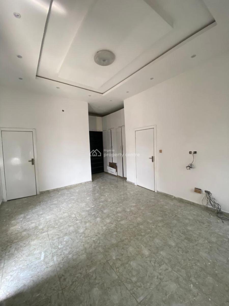 Masters Bedroom Sharing Kitchen Only, Orchid Road, Lekki, Lagos, Flat / Apartment for Rent