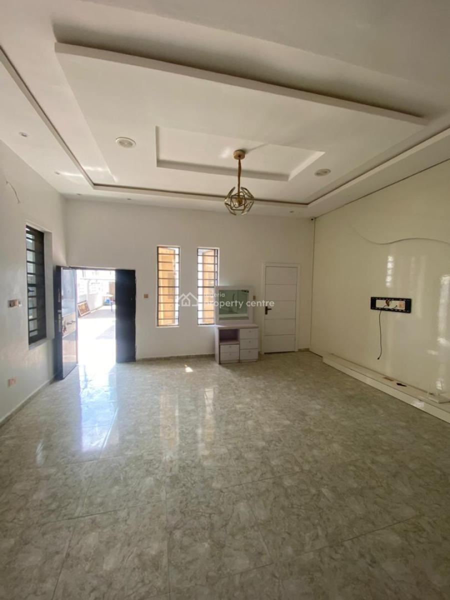 Studio Apartment ( Parlor Space ), Orchid Road, Lekki, Lagos, Flat / Apartment for Rent