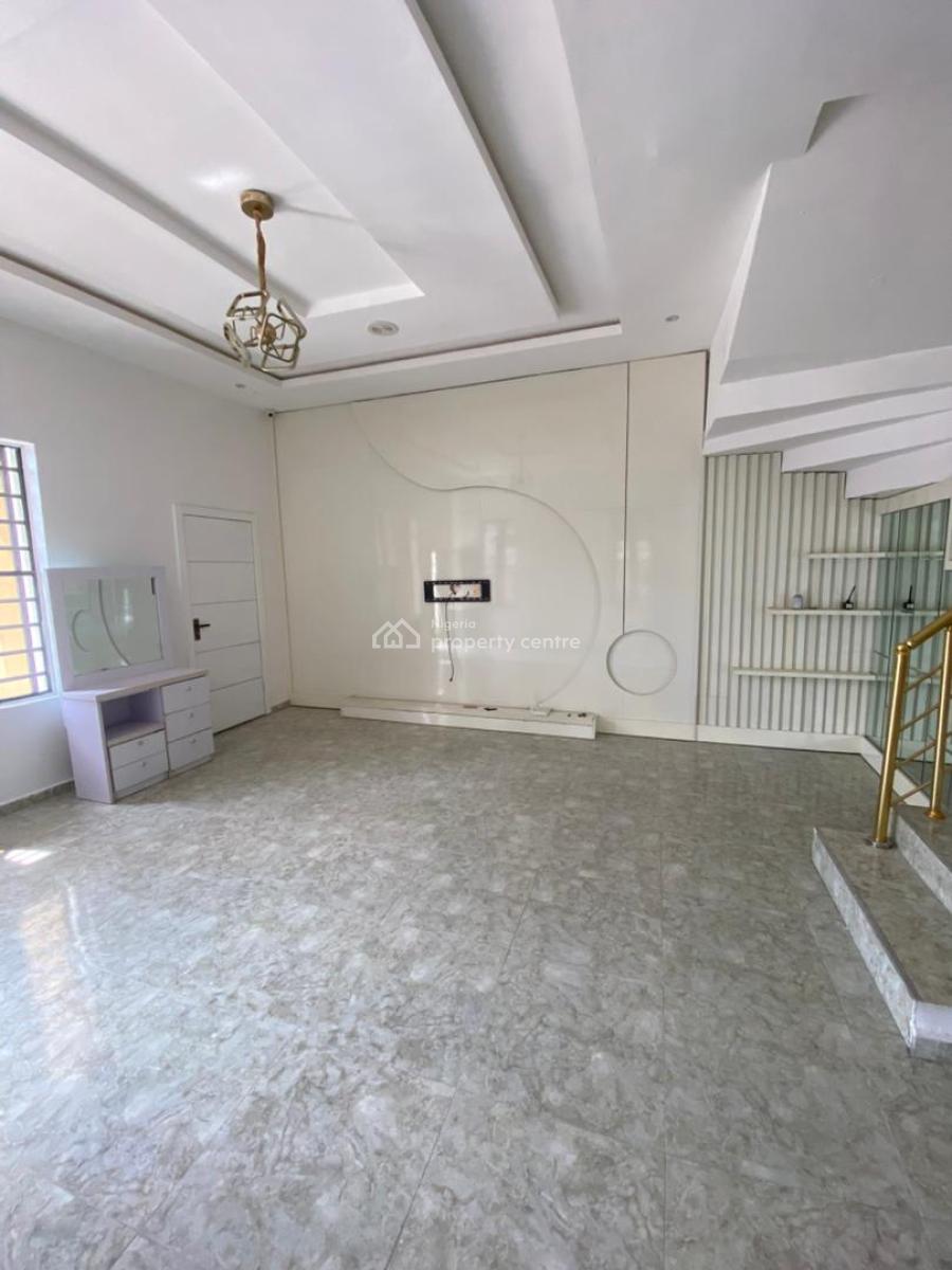 Studio Apartment ( Parlor Space ), Orchid Road, Lekki, Lagos, Flat / Apartment for Rent